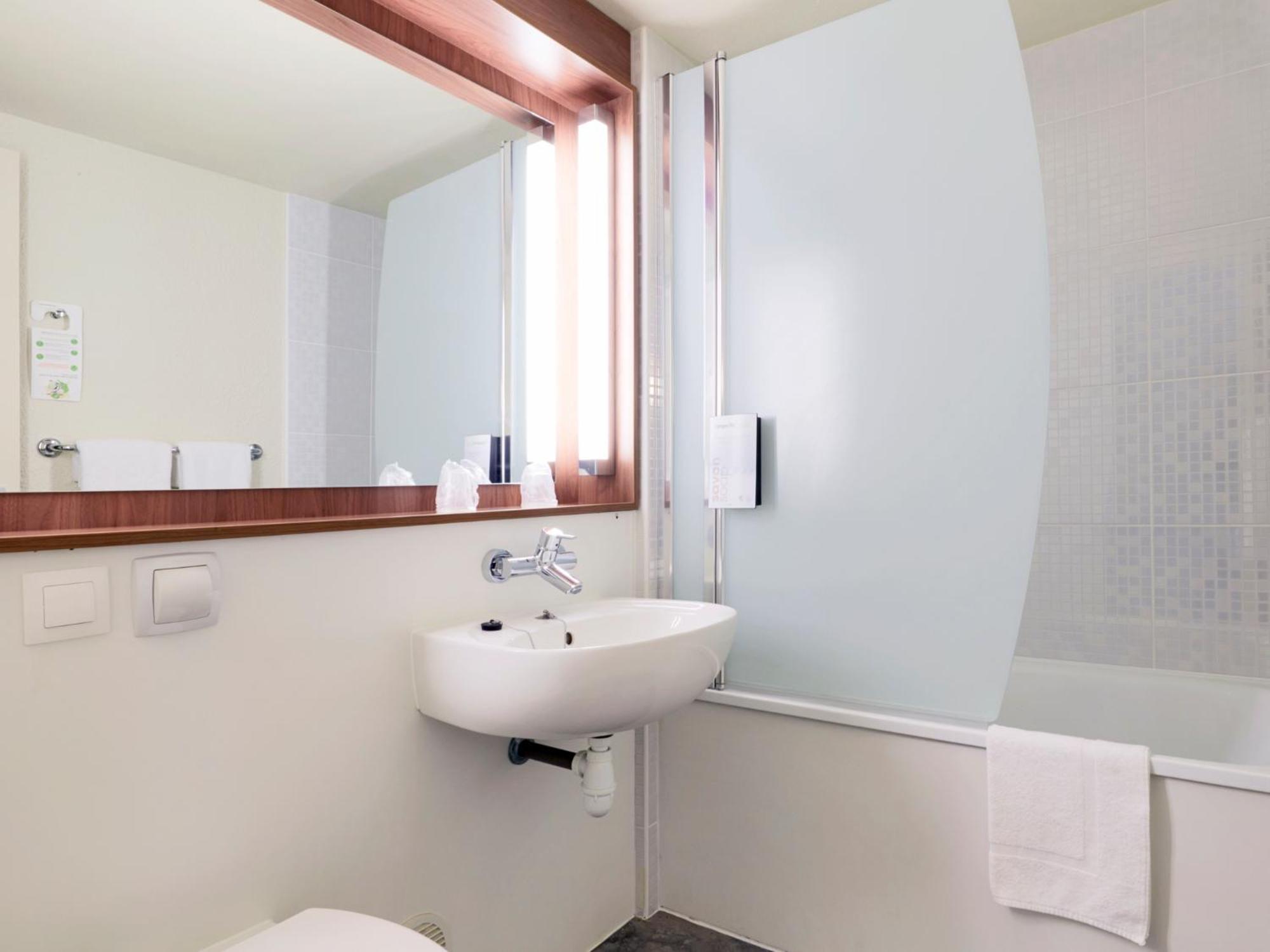 Campanile Brest - Aeroport Hotel 3*